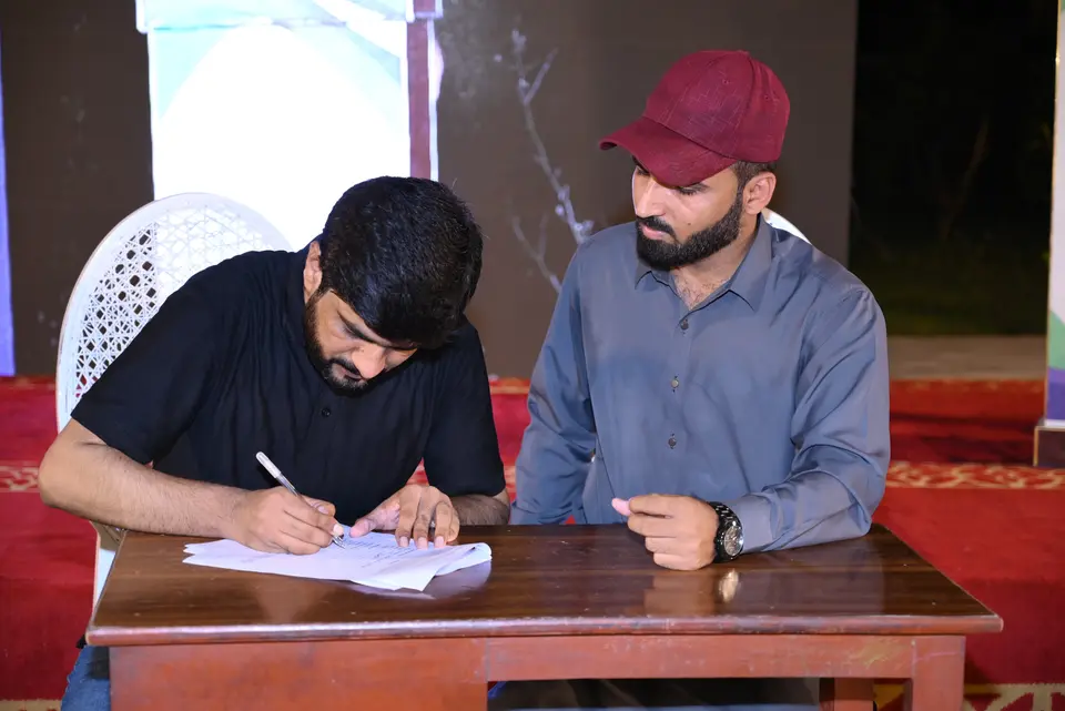Signing the partnership agreement with Design Hok
